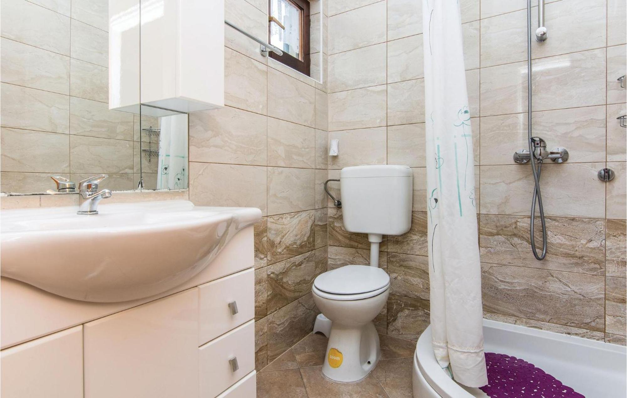 4 Bedroom Awesome Apartment In Starigrad المظهر الخارجي الصورة