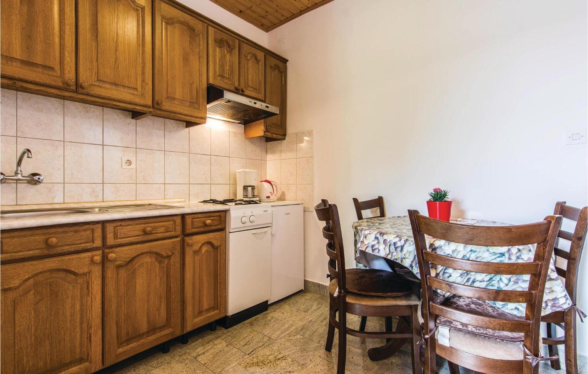 4 Bedroom Awesome Apartment In Starigrad المظهر الخارجي الصورة